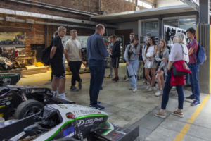 Uczniowie z Zespołu Szkół Handlowo-Ekonomicznych na Wydziale Mechanicznym Politechniki Białostockiej