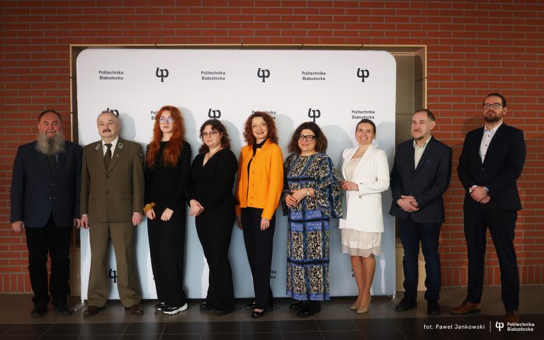 Podpisanie umowy park Białowieski